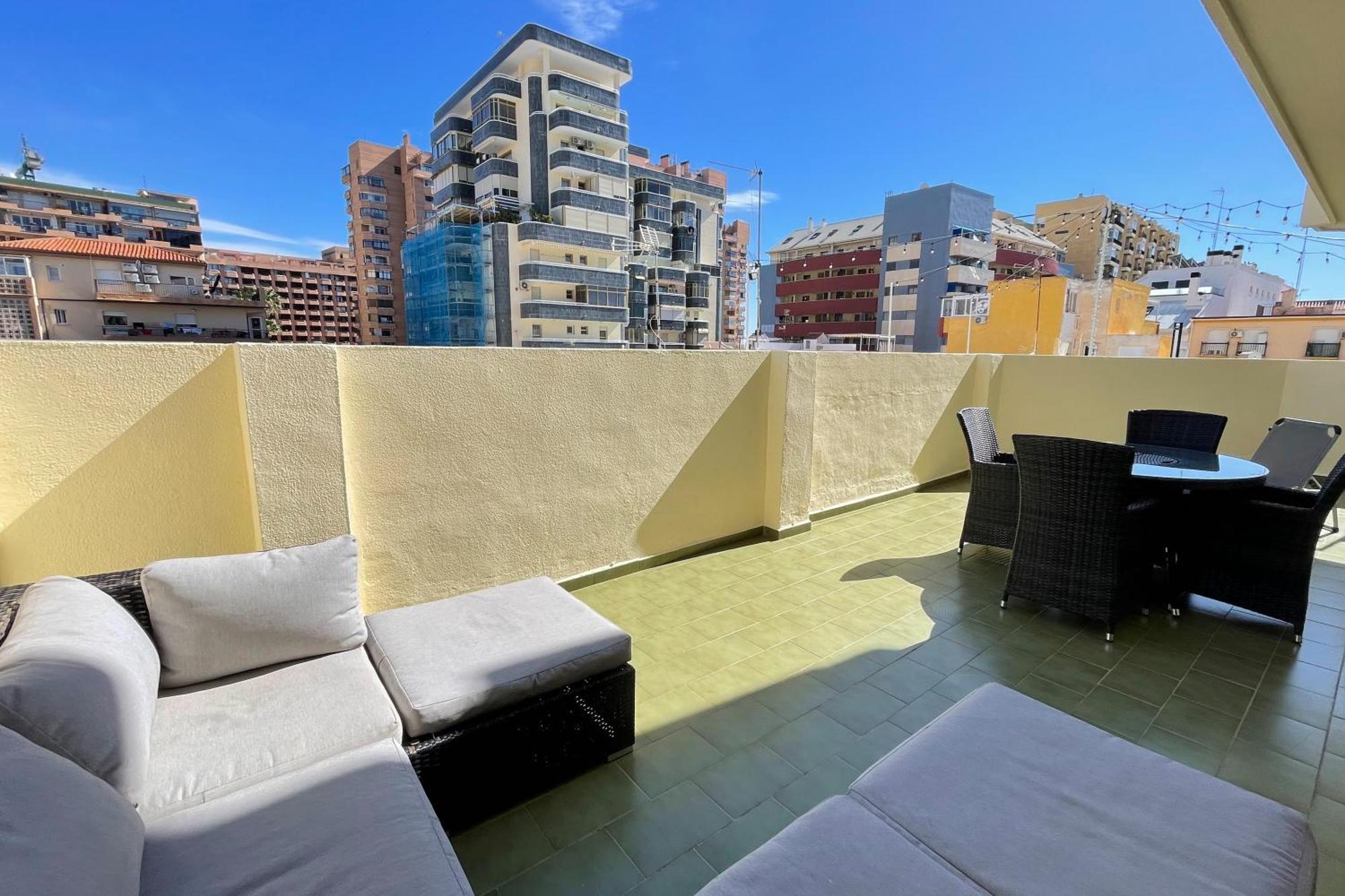 2 Bedroom 2 Bathroom Apartment In The Heart Of Fuengirola With Big Terrace And Free Parking Space Close To Beach المظهر الخارجي الصورة
