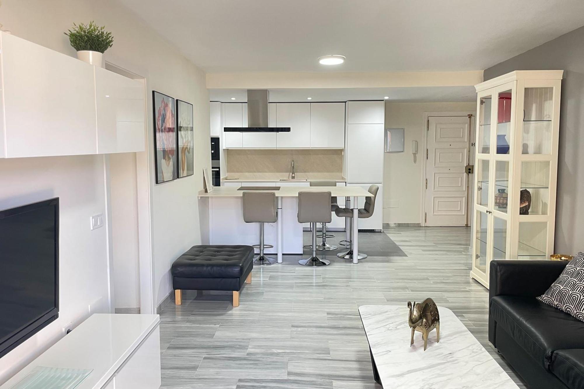 2 Bedroom 2 Bathroom Apartment In The Heart Of Fuengirola With Big Terrace And Free Parking Space Close To Beach المظهر الخارجي الصورة